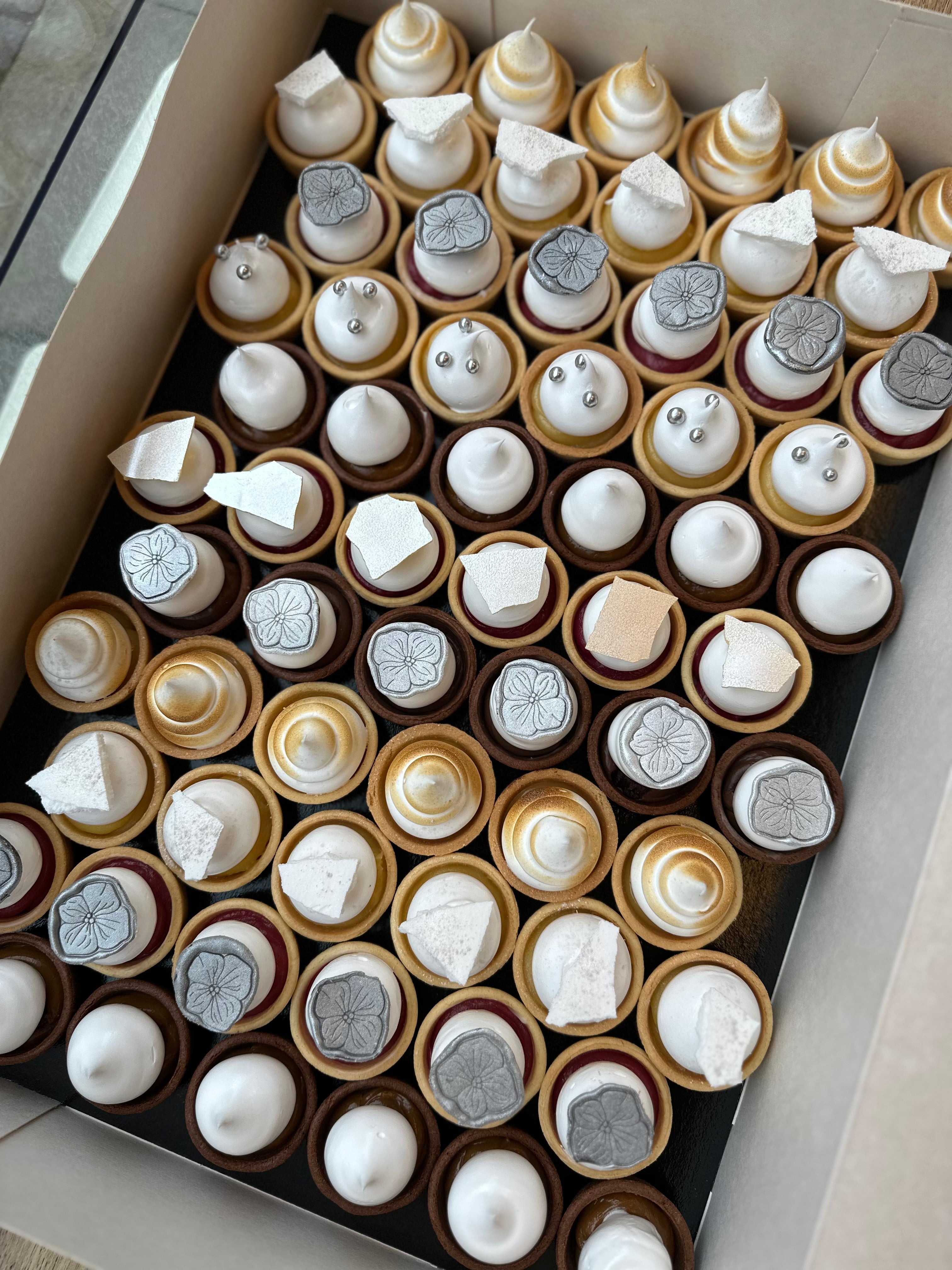 Mini tærter - Æske med 66 stk - Nytårskur edition