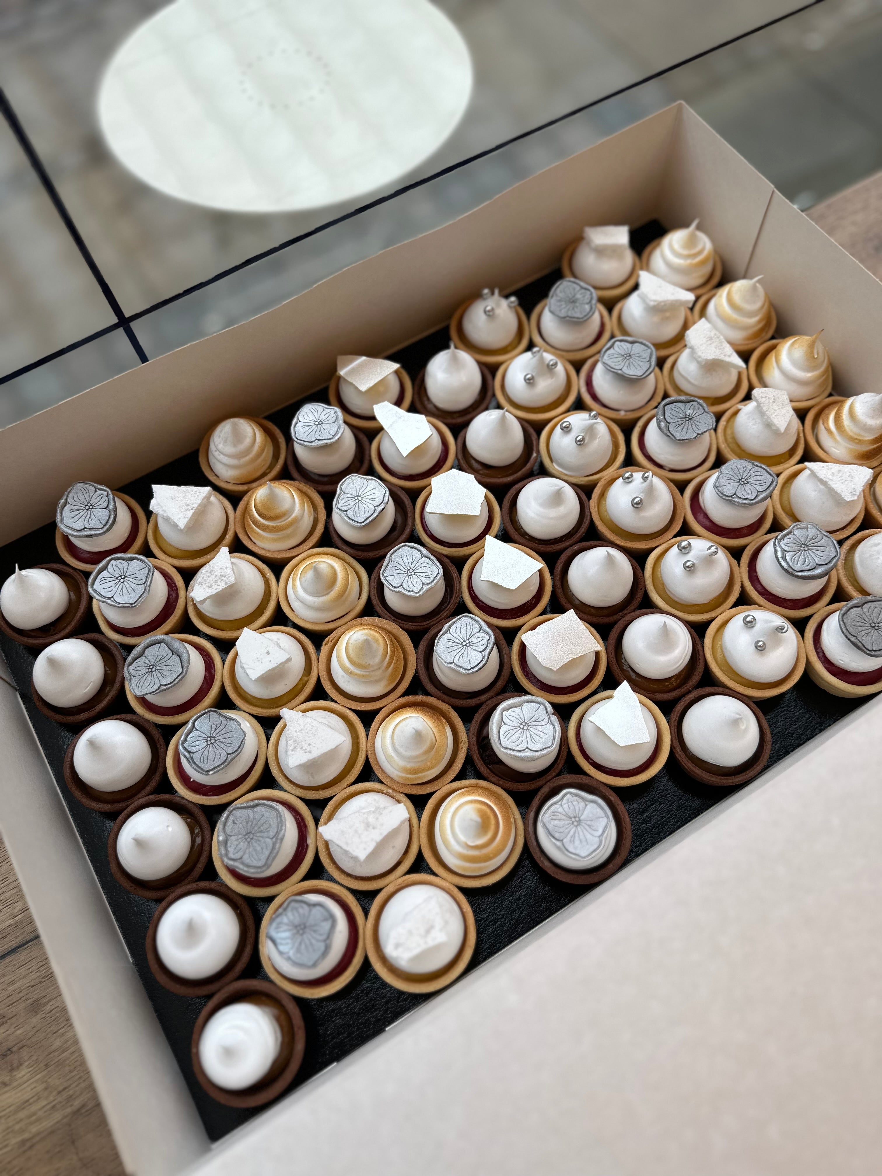 Mini tærter - Æske med 66 stk - Nytårskur edition