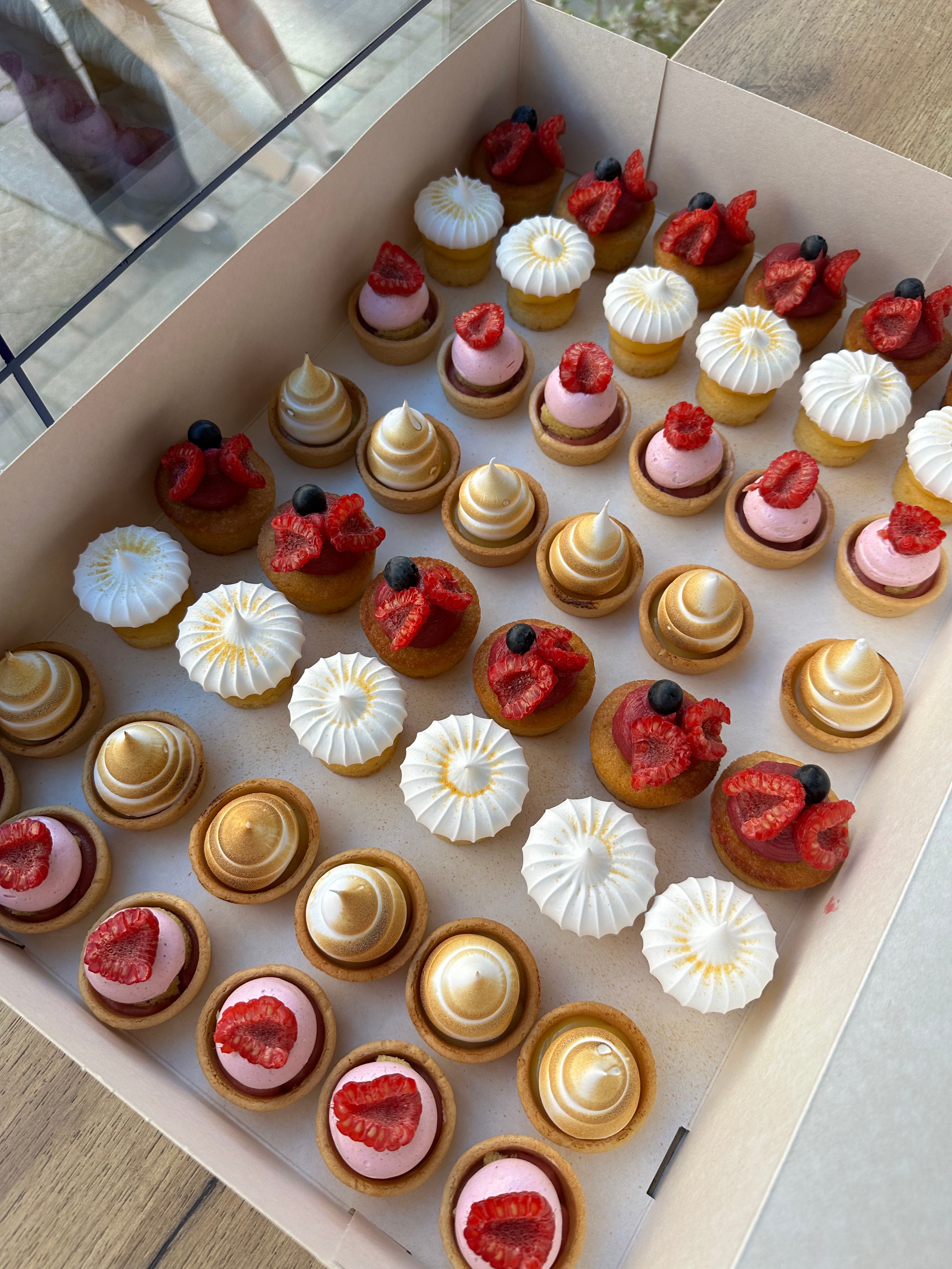 Reception cakes - Æske med 48 stk