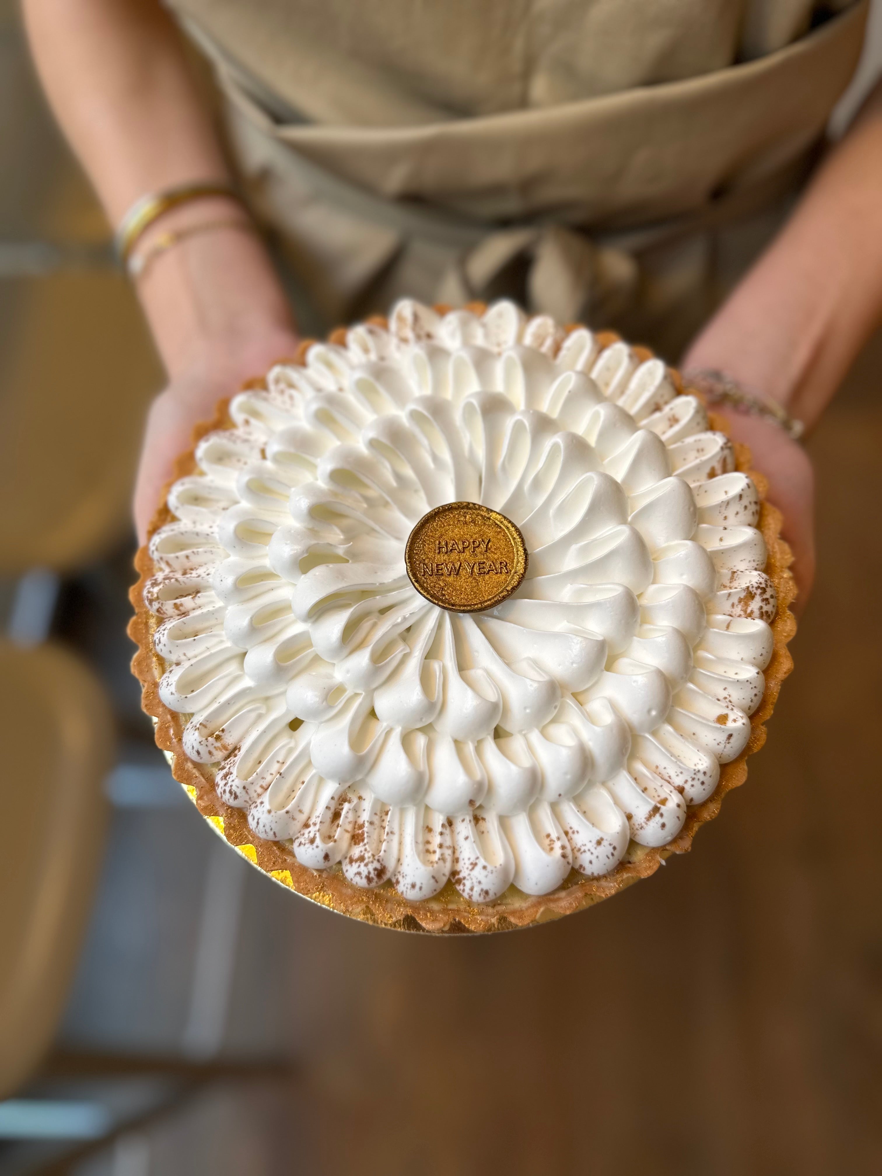 Stor nytårs tærte med passionfrugt og kalamansi Ø20