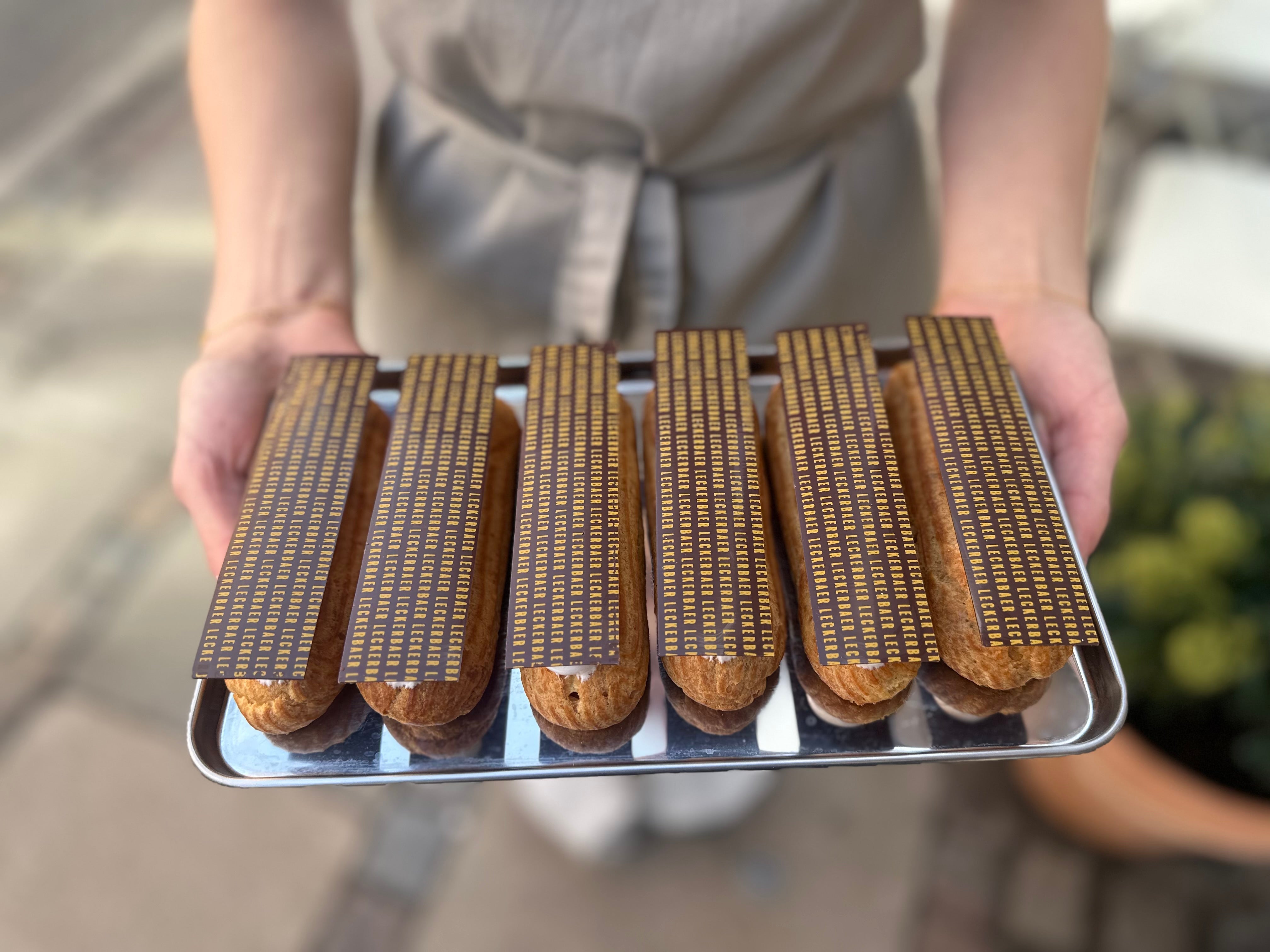 Éclair med chokolade og pekannød