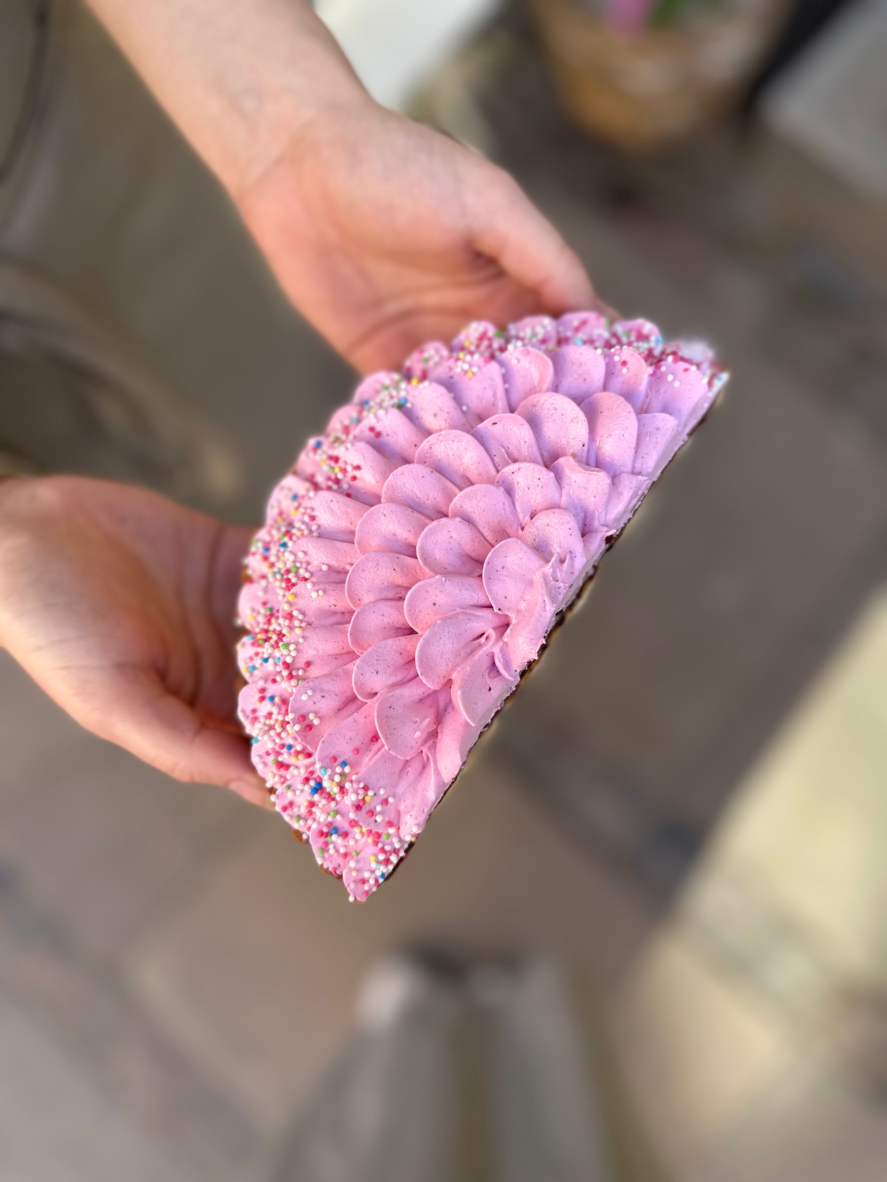 Børne-fødselsdags tærte - Stor tærte med chokoladekage og hindbær 20cm Ø