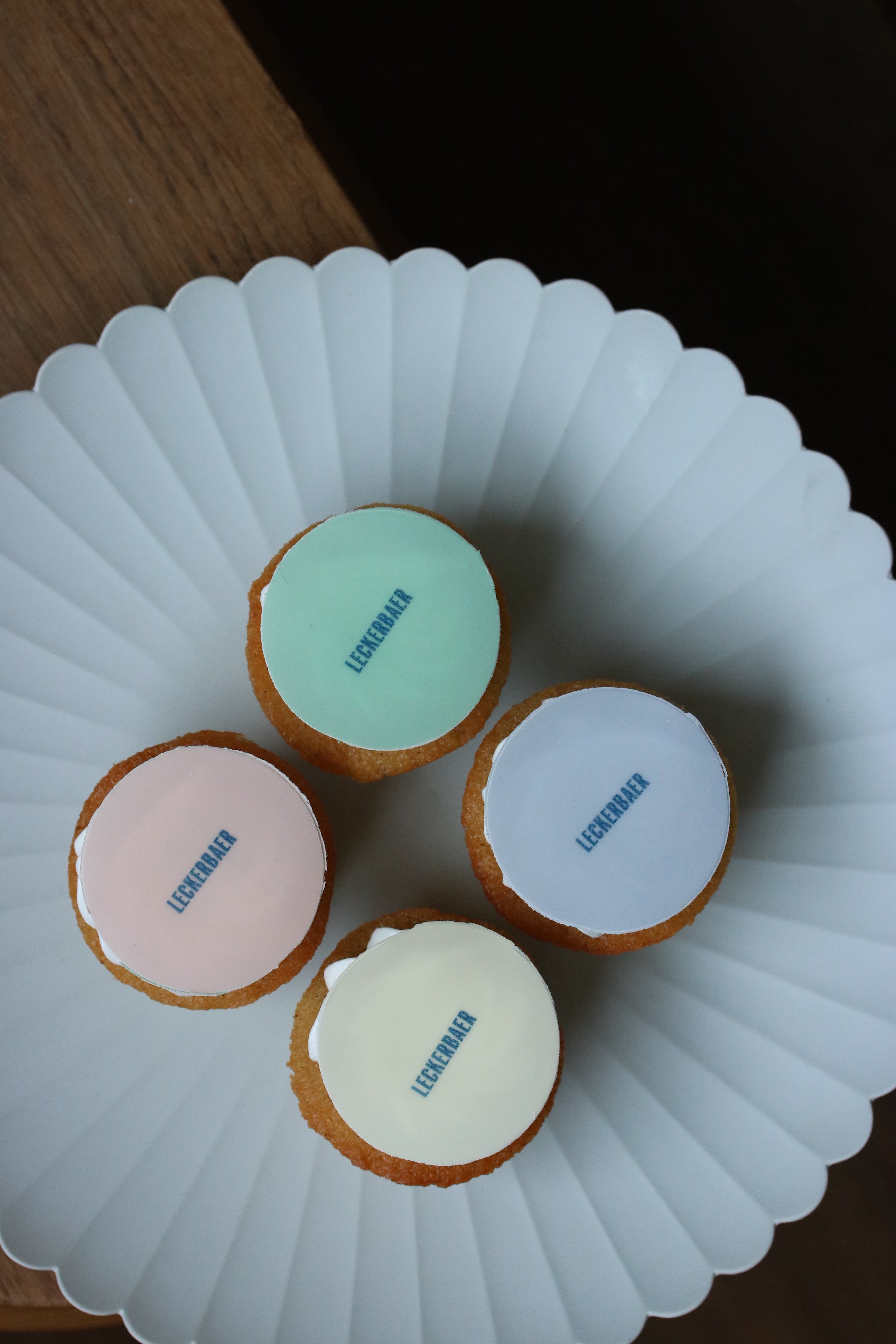 Cupcake - customised fondant logo