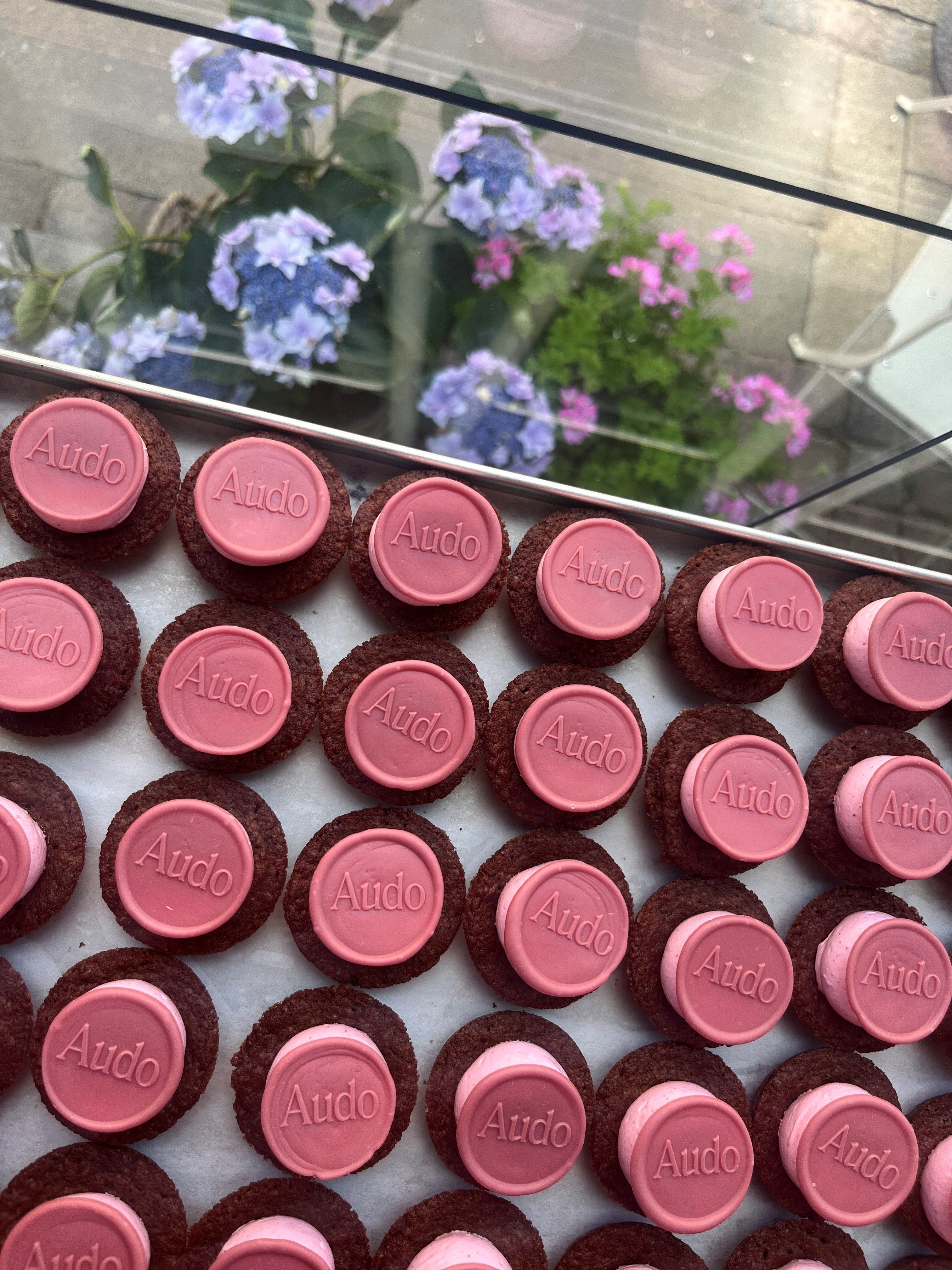 Mini kager med customised chokolade segl