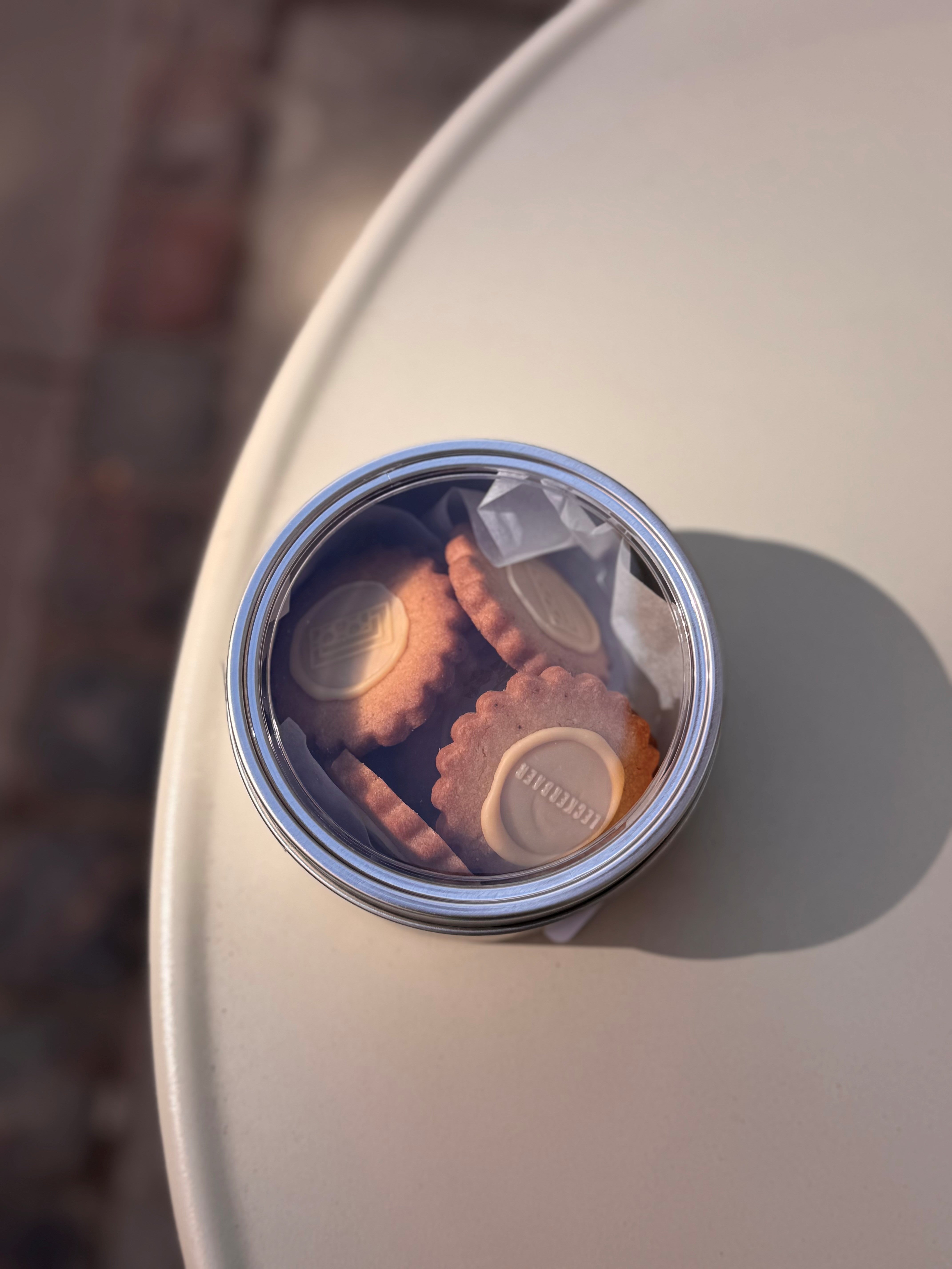 Passion,  Inspiration, Valrhona buttercookies - Rund tin æske