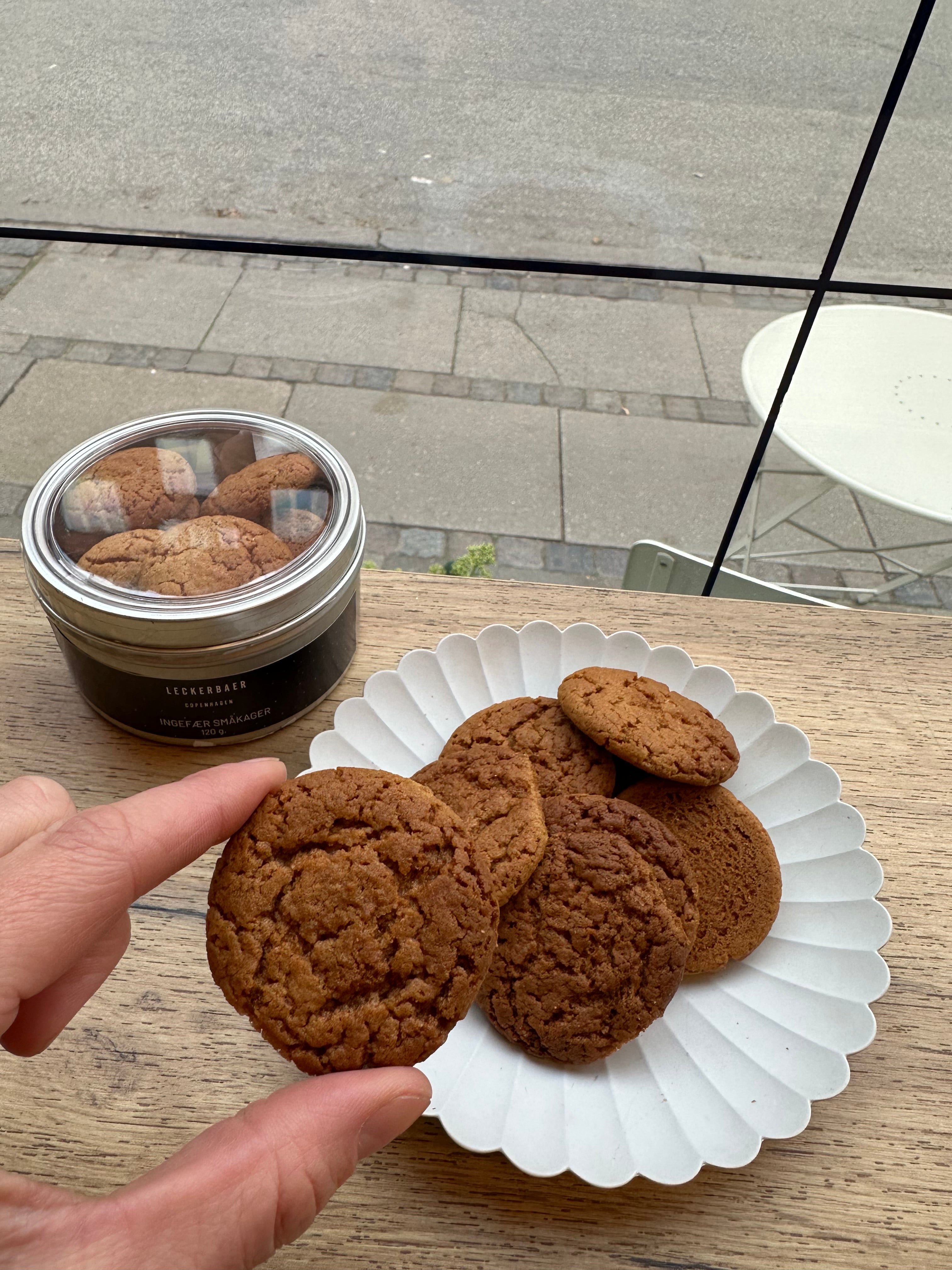 Ingefær småkager - Rund tin æske