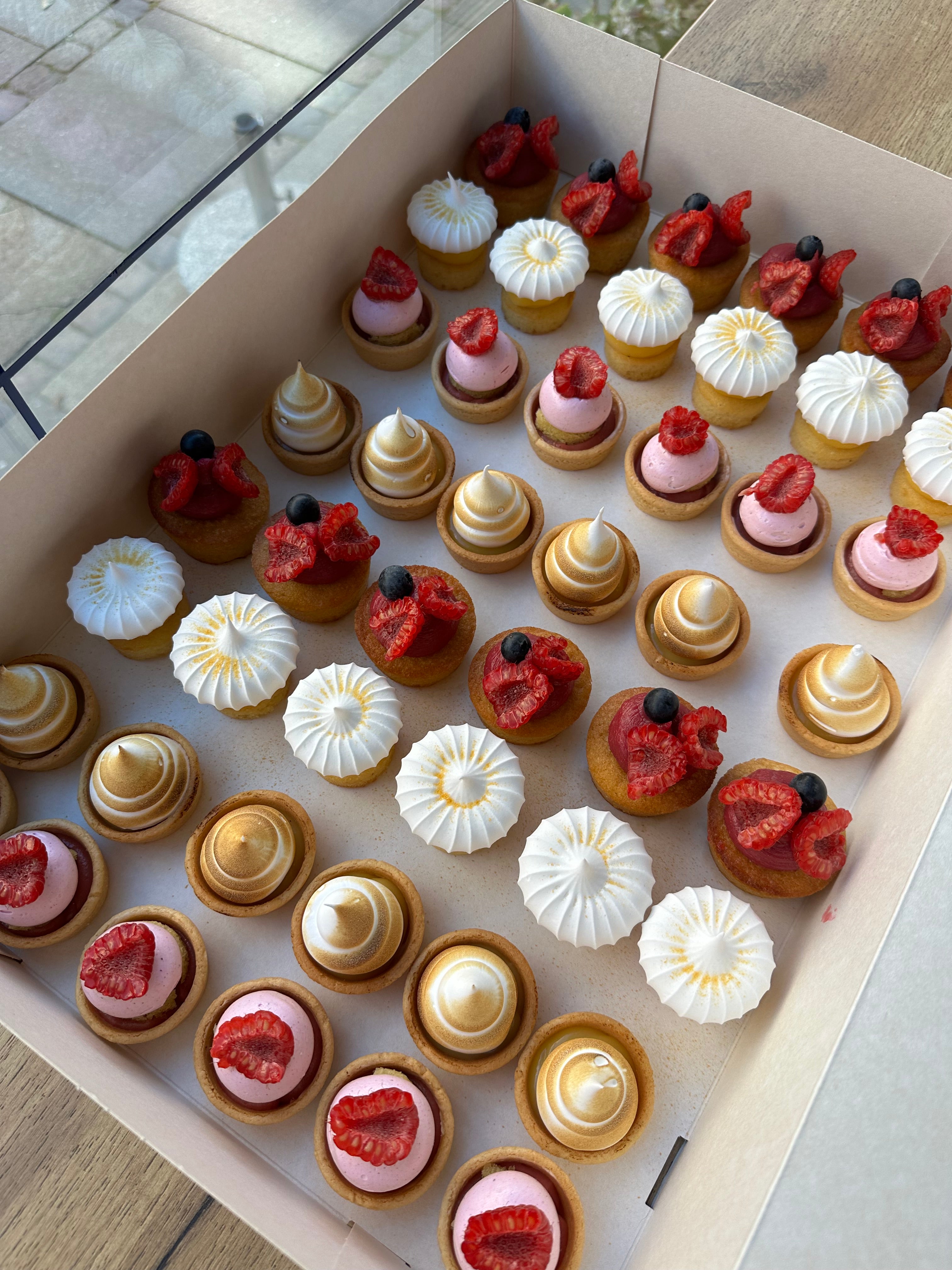 Reception cakes - Æske med 48 stk