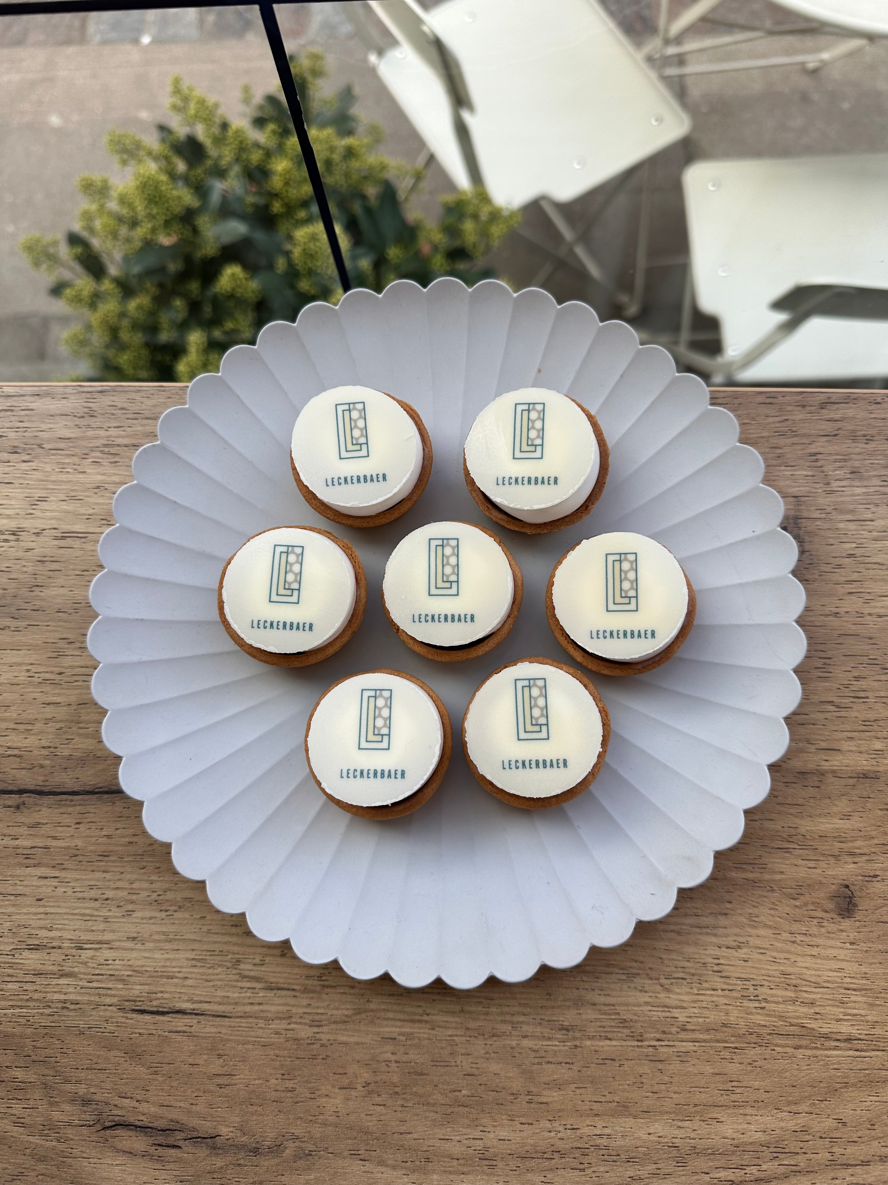 Minitærter - Æske med 66 stk. inkl. 6-12 skræddersyede logoer