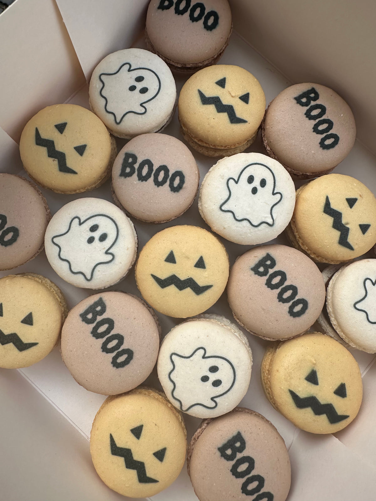 Halloween macarons