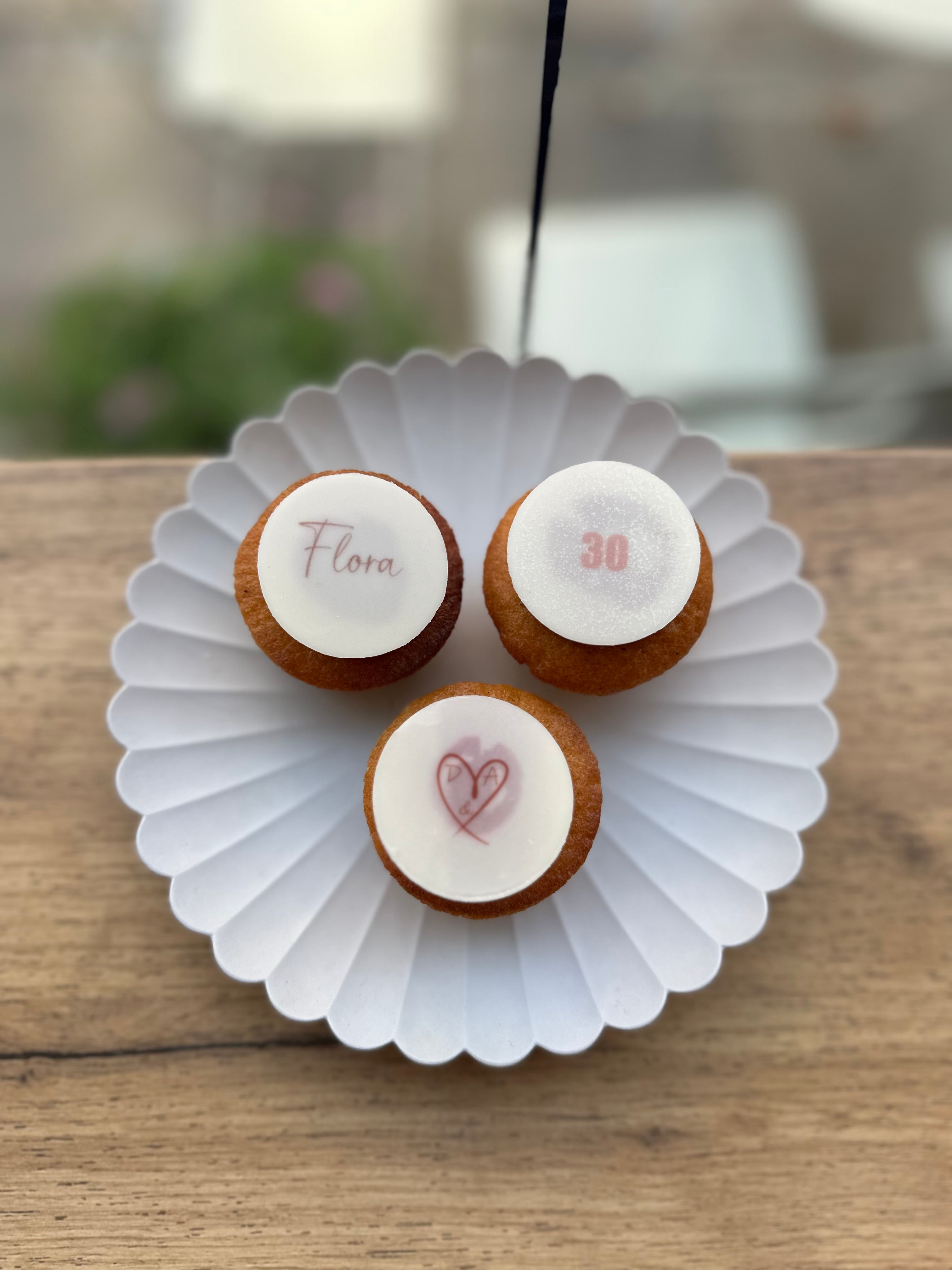 Cupcake - customised logo disk